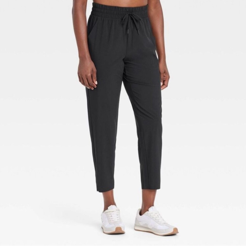All In Motion Women's Stretch Woven
High-Rise Taper Pant Black XS